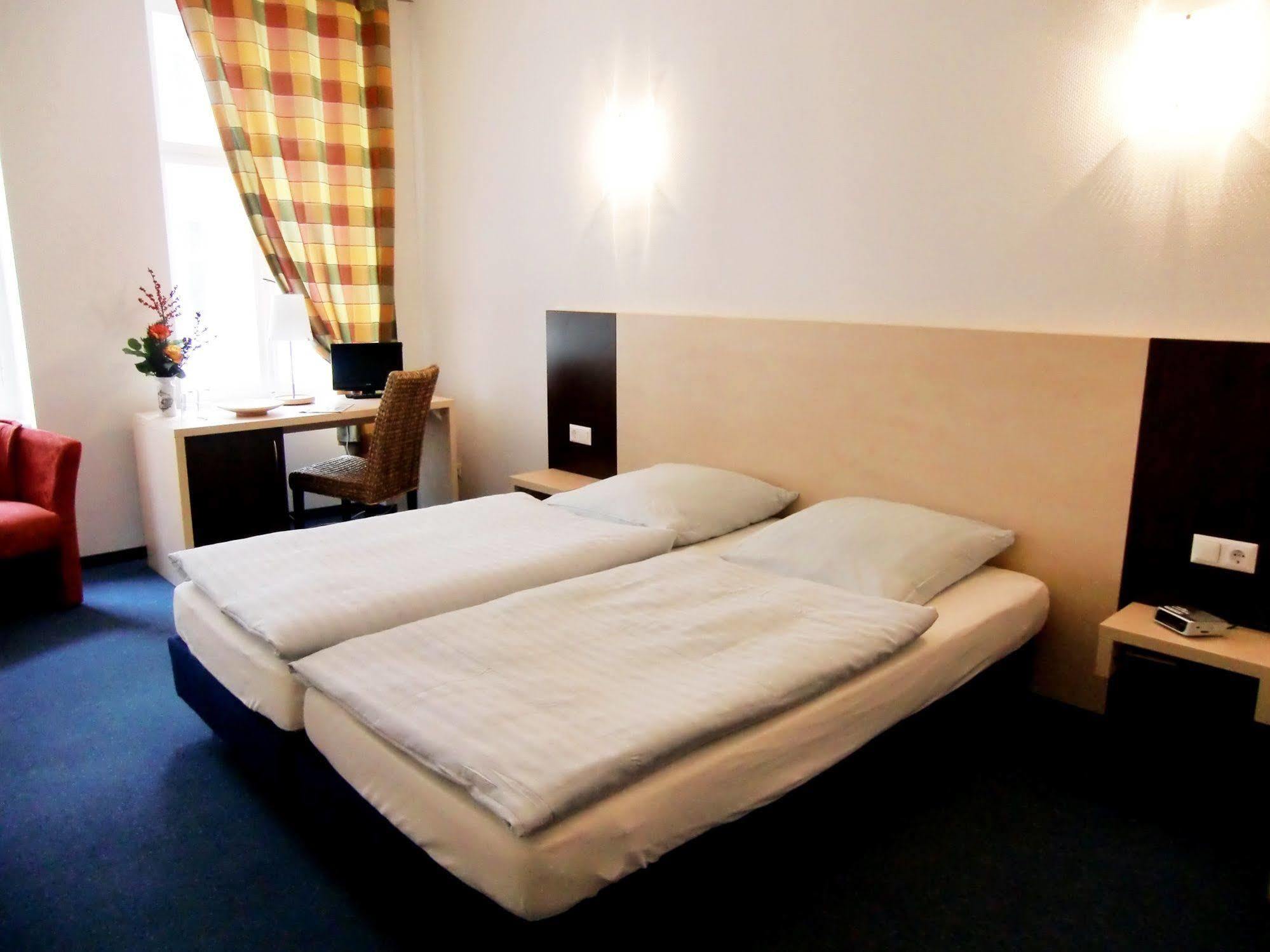 Pension Prenzlberg Берлин Экстерьер фото